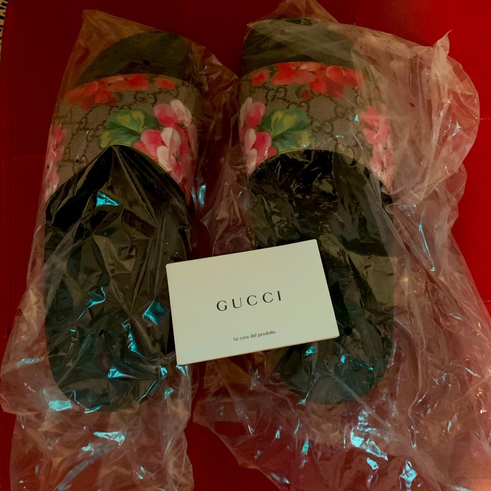 *Authentic*Gucci Sumpreme Bloom women’s slides